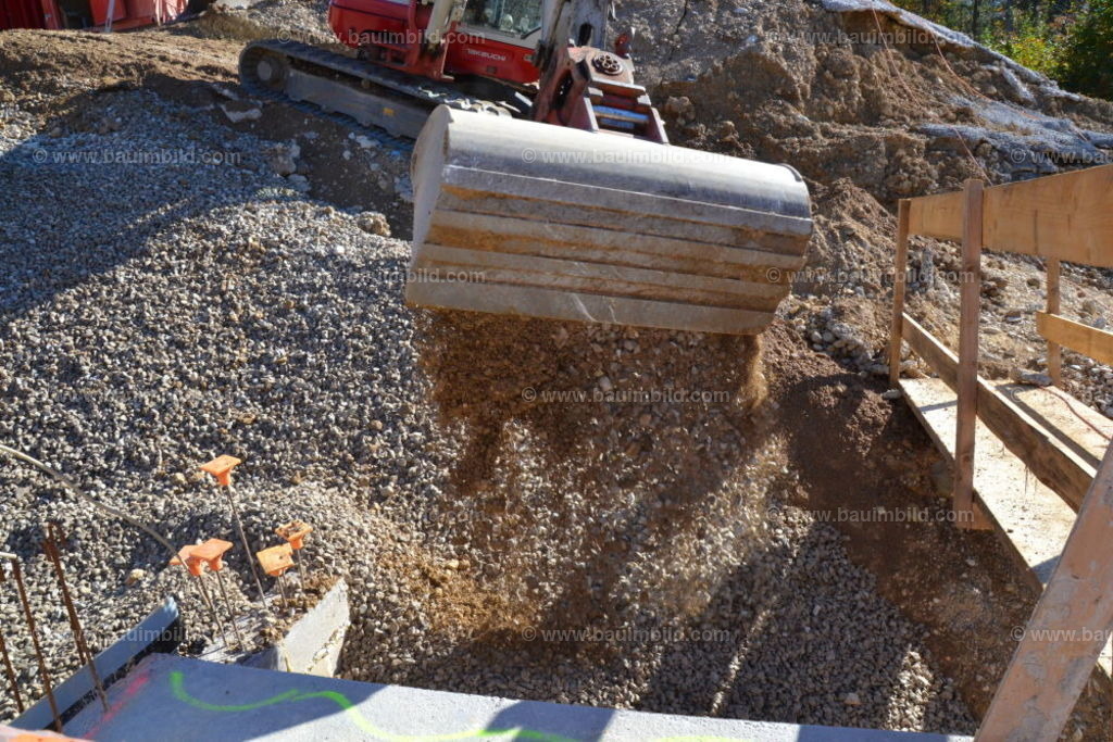 bib-lg02-erdarbeiten-0171 | Nach LV-Leistungsgruppen sortierte Detailfotos über den Bau eines Hauses. Alle Hausbau-Bilder direkt vom Urheber und Autor der Website Haus-Selber-Bauen.com