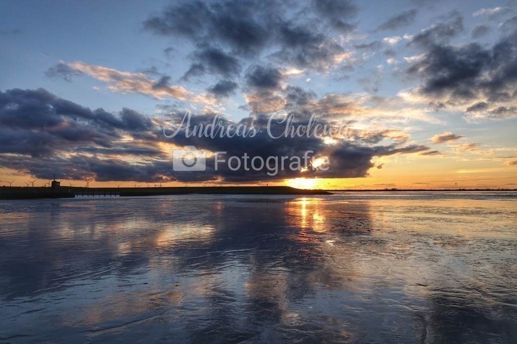 Sonnenuntergang in Dangast | Sichere dir dieses Klasse Foto als Download oder als Druck auf Acryl! - Realisiert mit Pictrs.com