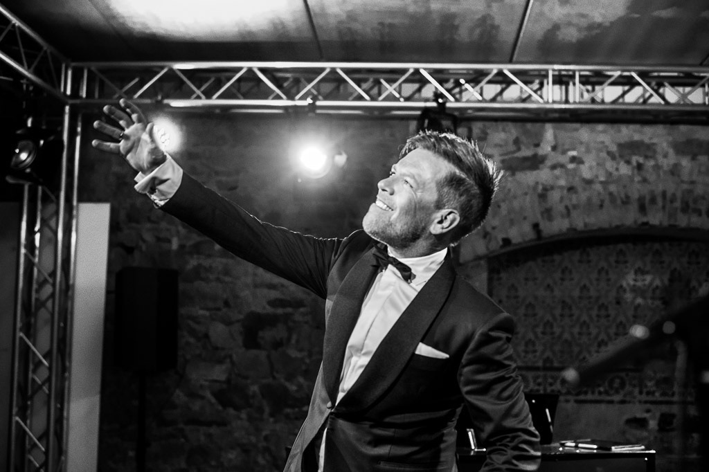 Tom Gaebel & His Trio | Tom Gaebel & His Trio im Forte Belvedere Leisnig zum Festival Hallo Leisnig 2022. - Realisiert mit Pictrs.com