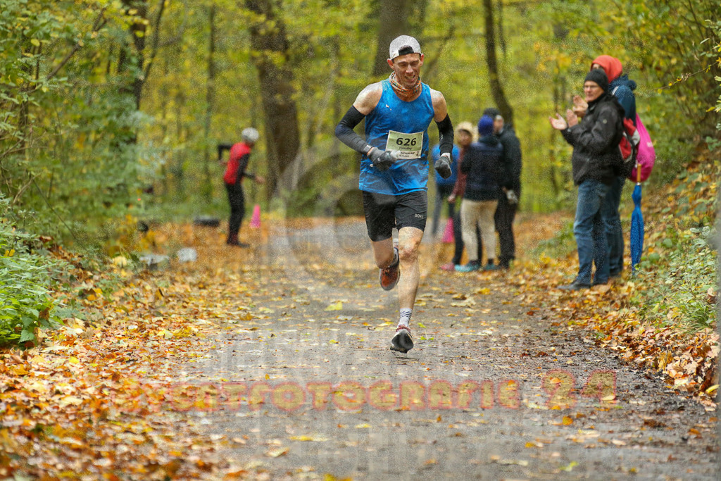 251026_1203_EX1_9856 | Sportfotografie im Rhein-Sieg Kreis, Köln, Bonn, NRW, Rheinland Pfalz, Hessen, etc. Unser Tätigkeitsfeld umfasst den Laufsport vom Volkslauf über den Marathon, Duathlon, Triathon bis zum Ultralauf wie Kölnpfad Ultra oder Schindertrail.
