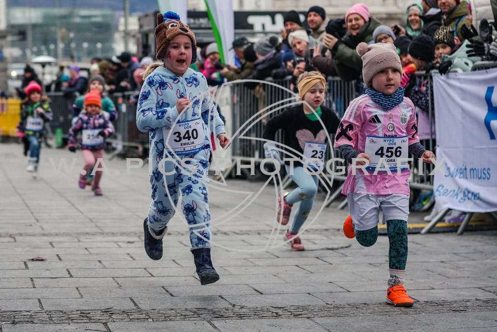 SILVESTERLAUF LINZ 25 | Linz, AUSTRIA, 31. Dezember 25, TRIRUN SILVESTERLAUF LINZ 25 , Image shows: 
Photo: WAPICS / BINDER Manuel