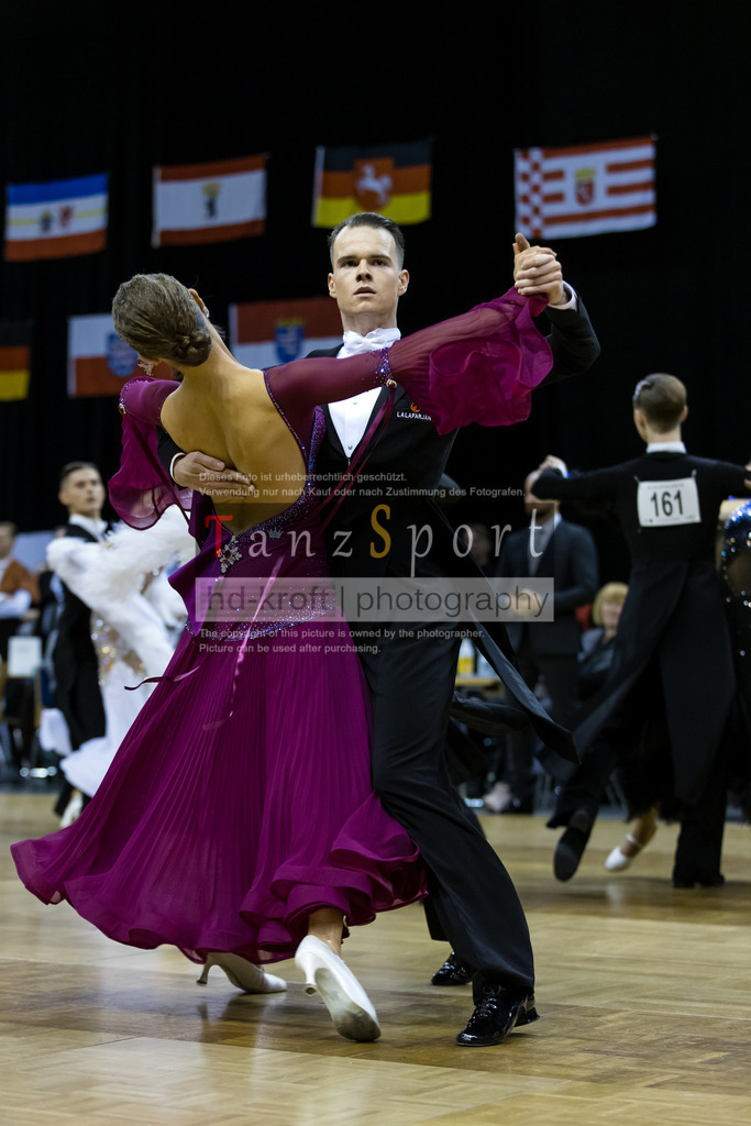 20241102_DC_HGR_Std_09271 | Tanzsportbilder, Standardtanz, Lateintanz, WDSF, DTV, LTVB, dancecomp, goc, hessen tanzt, blaues band der spree, walzer, tango, wiener walzer, slowfox, quickstepp, samba, rumba, cha-cha-cha, paso doble. jive, hd-kroft photography, turniertanzsport