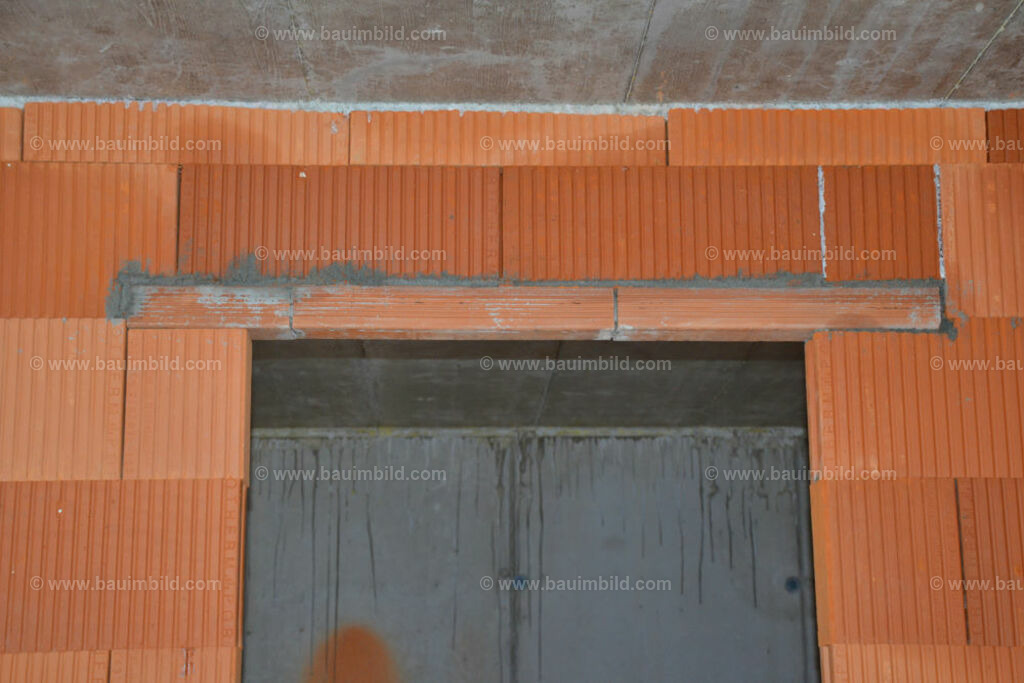 bib-lg07-mauerarbeiten-0207 | Nach LV-Leistungsgruppen sortierte Detailfotos über den Bau eines Hauses. Alle Hausbau-Bilder direkt vom Urheber und Autor der Website Haus-Selber-Bauen.com