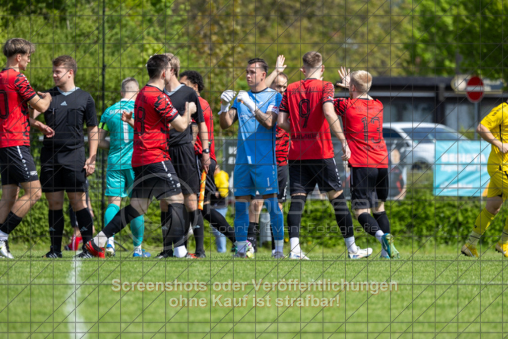20250427_145933_0041 | #,TSV Bad Boll (rot) vs. SV Waldhausen (gelb), Fussball, Landesliga 2 - wfv, 24. Spieltag, Saison 2024/2025, Rasenplatz, Erlengarten 37, 73087 Bad Boll, 27.04.2025 - 15:00 Uhr,Foto: PhotoPeet-Sportfotografie/Peter Harich