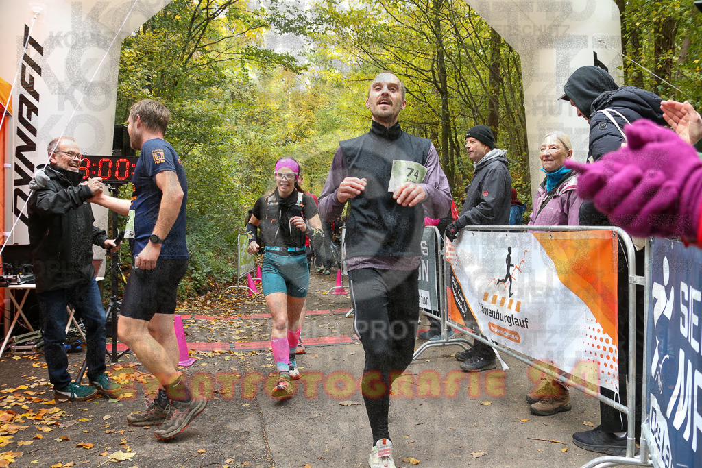 251026_1301_EX1_2273 | Sportfotografie im Rhein-Sieg Kreis, Köln, Bonn, NRW, Rheinland Pfalz, Hessen, etc. Unser Tätigkeitsfeld umfasst den Laufsport vom Volkslauf über den Marathon, Duathlon, Triathon bis zum Ultralauf wie Kölnpfad Ultra oder Schindertrail.