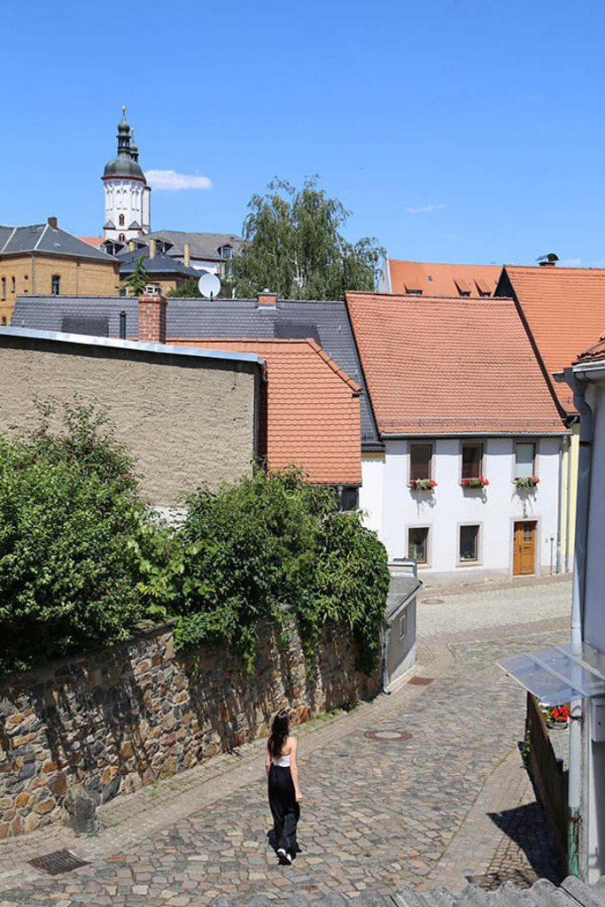 Wurzen - Blick zur Färbergasse | Entdecke über 20 Kategorien Leipzig-Motive: Foto-Downloads, hochwertige Poster, Leinwand- & Fine-Art-Prints. Jetzt Lieblingsfoto im Bildlexikon Leipzig Shop bestellen!