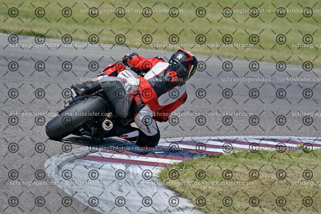 26BT01-1366 | 084 - Realisiert mit Pictrs.com