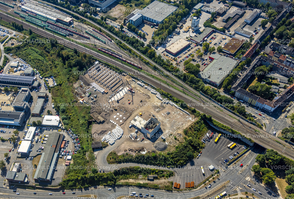 Essen220807367 | Luftbild, Baustelle für Regionales Trainingszentrum RTZ der Polizei, Frohnhauser Straße, Bahnlinie mit Werkstatt DB Regio in NRW,
Westviertel, Essen, Ruhrgebiet, Nordrhein-Westfalen, Deutschland