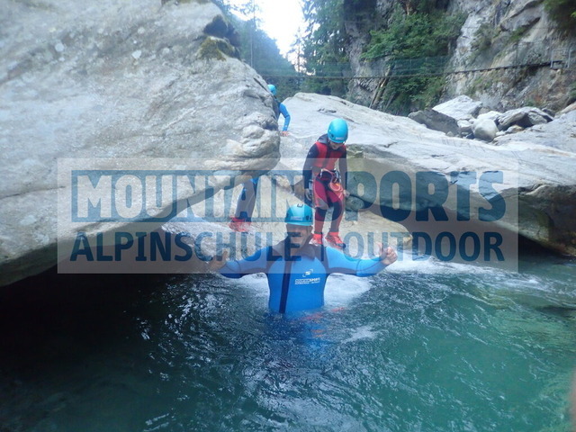 P1040007 | Bestelle die Bilder deines Berg- oder Wasser-Abenteuers mit Mountain Sports bequem von zu Hause aus direkt über unseren Online Fotoshop von pictrs.com. - Realisiert mit Pictrs.com