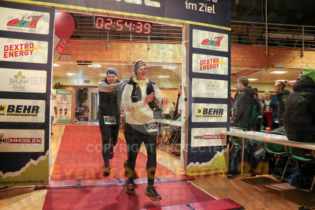 241208_1157_EX1_7031 | Sportfotografie im Rhein-Sieg Kreis, Köln, Bonn, NRW, Rheinland Pfalz, Hessen, etc. Unser Tätigkeitsfeld umfasst den Laufsport vom Volkslauf über den Marathon, Duathlon, Triathon bis zum Ultralauf wie Kölnpfad Ultra oder Schindertrail.
