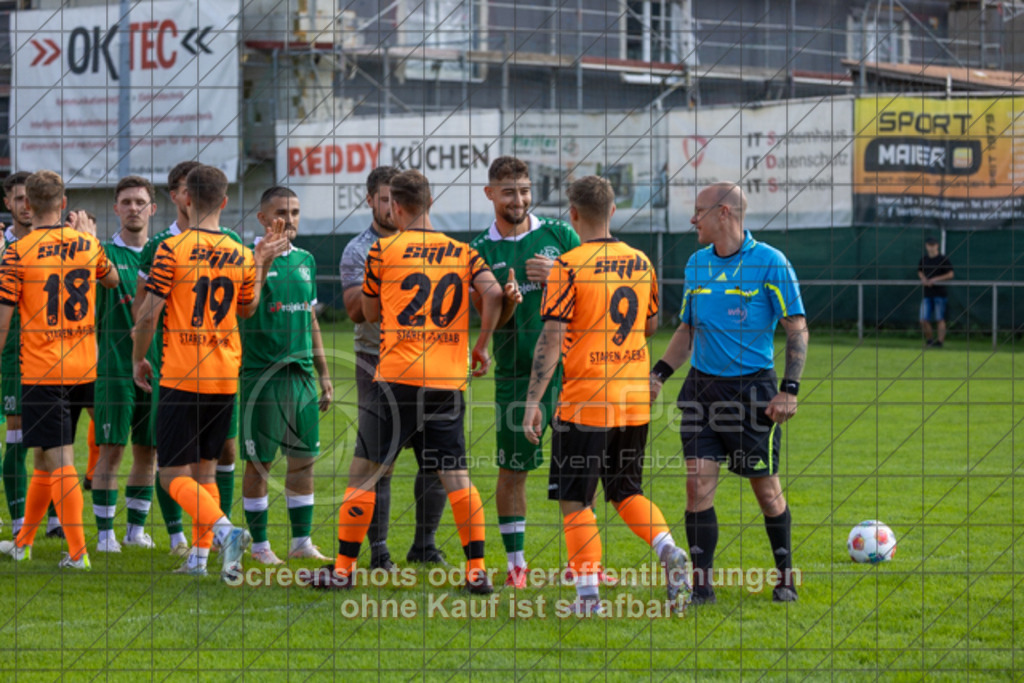 20250824_150017_0104 | #,KSG Eislingen (grün) vs. SGM Jebenhausen-Bezgenriet (orange), Fussball, Kreisliga A3 - Bezirk Neckar/Fils, 01. Spieltag, Saison 2025/2026, Rasensportplatz, Albstraße 69, 73054 Eislingen, 24.08.2025 - 15:00 Uhr,Foto: PhotoPeet-Sportfotografie/Peter Harich