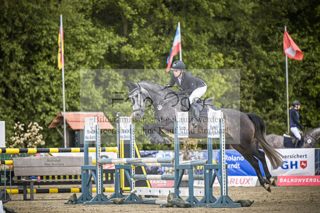 DOS_7134 | Entdecke hochwertige Reitturnierfotos von Foto Oger. Professionell, emotional und authentisch – jetzt Lieblingsmomente im Shop bestellen.Deutschlandweite Turnierfotografie. - Realisiert mit Pictrs.com