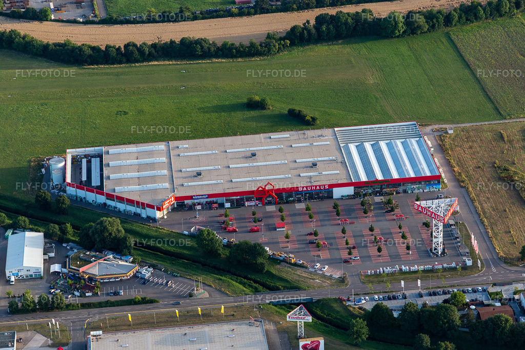 Luftbild: BAUHAUS Bruchsal in Bruchsal im Bundesland Baden-Württemberg in Deutschland. Foto: IMG_133493.jpg vom 12.07.2022 durch Werner Riehm/FLY-FOTO.deBAUHAUS - Mehr als ein Baumarkt