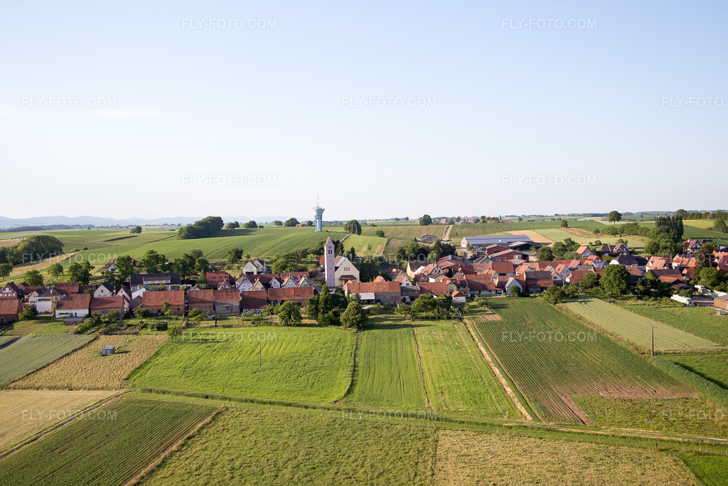 Aerial view: View of the town in Oberrœdern in the state Bas-Rhin, France.Photo: IMG_080204.jpg taken on 06/05/2015 by Werner Riehm/FLY-FOTO.comResolution of the original: 5472 x 3648 px