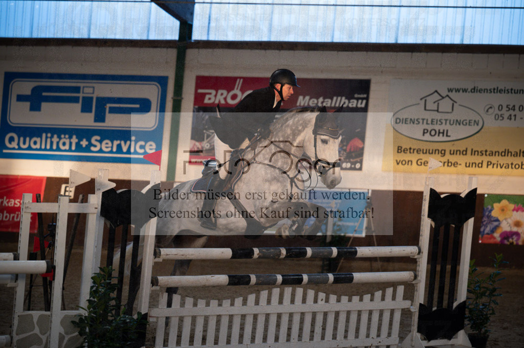 Hallenreittunier Voxtrup 2023 | Entdecke hochwertige Reitturnierfotos von Foto Oger. Professionell, emotional und authentisch – jetzt Lieblingsmomente im Shop bestellen.Deutschlandweite Turnierfotografie. - Realisiert mit Pictrs.com