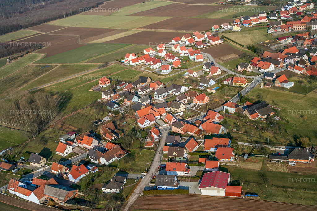 Aerial view: View of the town from the southwest in Salmbach in the state Bas-Rhin, France.Photo: IMG_1186.jpg taken on 03/12/2006 by Werner Riehm/FLY-FOTO.comResolution of the original: 3456 x 2304 px