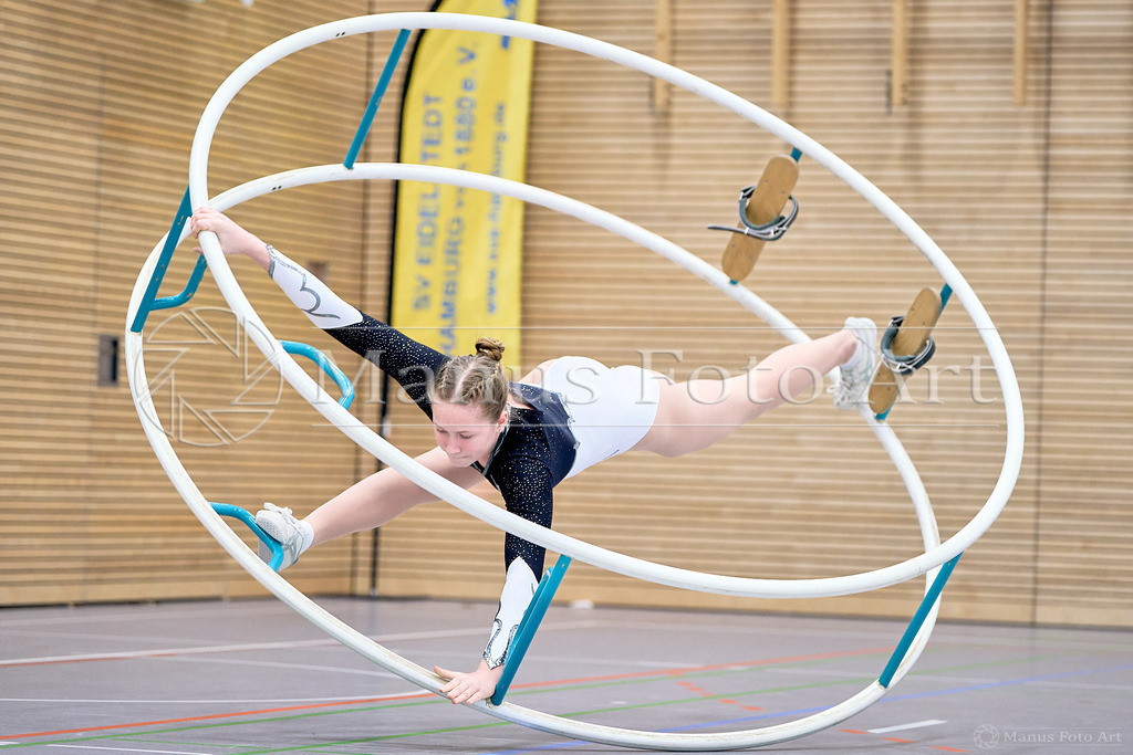 B-DSC05829 | Professionelle Sportfotografie in Hamburg, Schleswig-Holstein und Niedersachsen – spezialisiert auf Rhönrad, Geräteturnen, Leistungsturnen und rhythmische Sportgymnastik. Bundesweite Begleitung von Rhönrad-Events. Jetzt Sport-Fotos - Realisiert mit Pictrs.com
