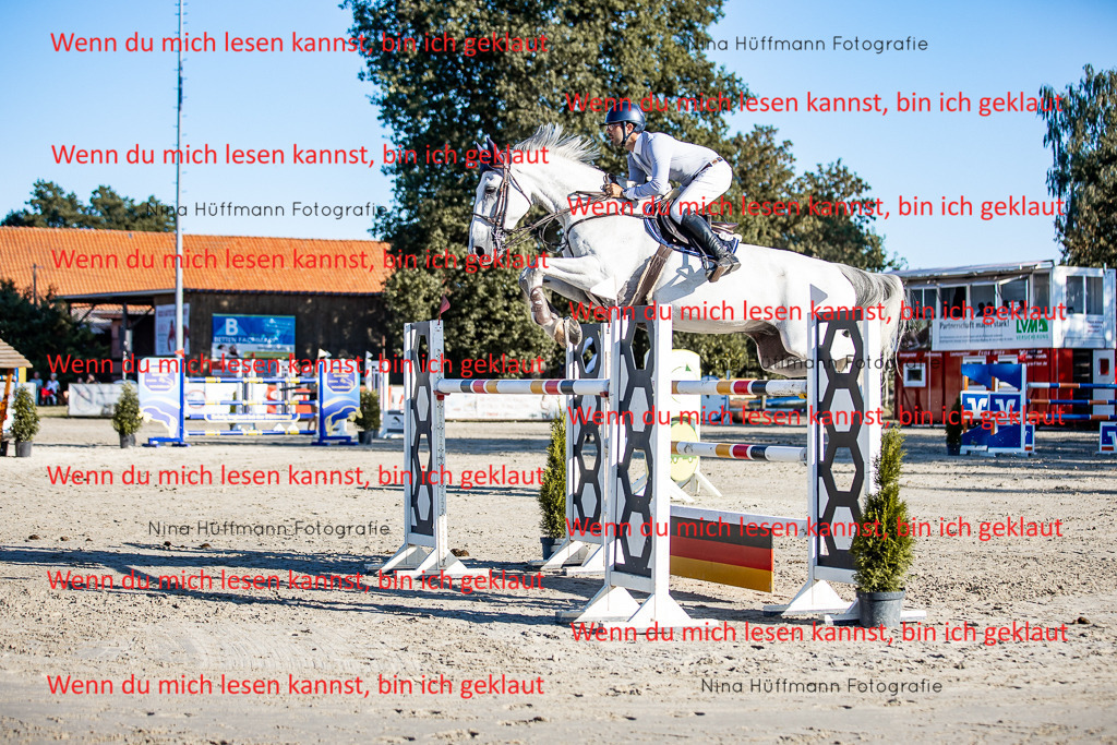 BK1A8286 | Turnierbilder Turnierfotos Nina Hüffmann Turnierfotografie Pferdefotografie Tierzeichnung Haustierzeichnung Pferdezeichnung Hundezeichnung Videograf  - Realisiert mit Pictrs.com