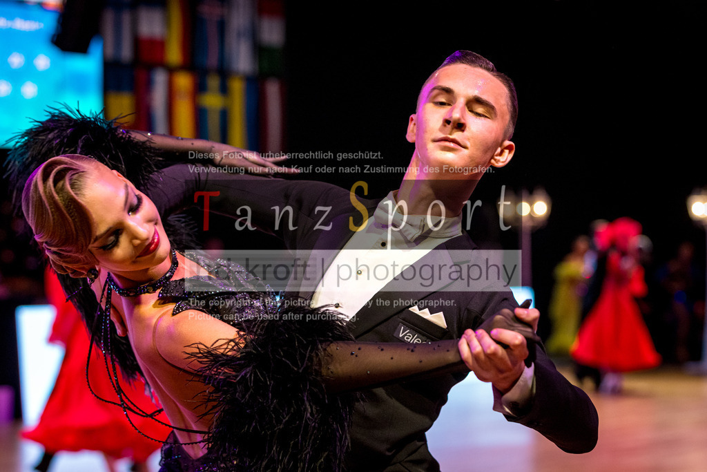 20251212_WDSF_World_Ch_Cup_RS-Std_0755-2 | Tanzsportbilder, Standardtanz, Lateintanz, WDSF, DTV, LTVB, dancecomp, goc, hessen tanzt, blaues band der spree, walzer, tango, wiener walzer, slowfox, quickstepp, samba, rumba, cha-cha-cha, paso doble. jive, hd-kroft photography, turniertanzsport