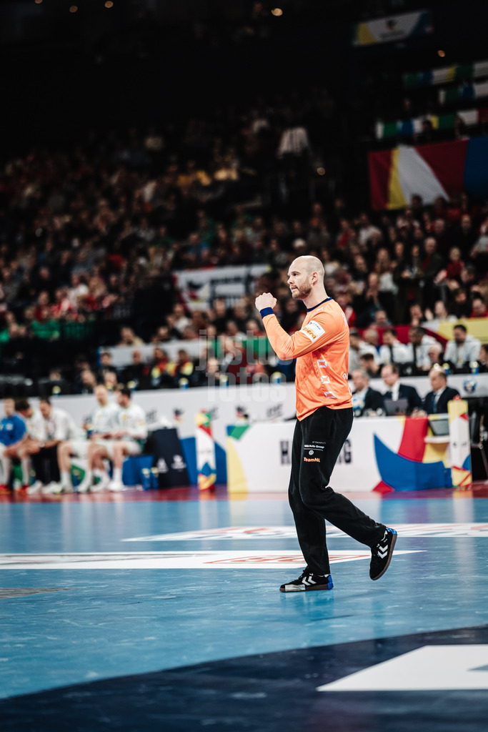 Handball | Herren | EHF EURO 2024 | European Championshop Men 2024 Final Tournament | Slowenien vs. Niederlande | 21.01.2024 | Bart Ravensbergen (#1, Holland, NED) jubelt