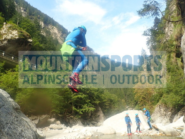 P1010024 | Bestelle die Bilder deines Berg- oder Wasser-Abenteuers mit Mountain Sports bequem von zu Hause aus direkt über unseren Online Fotoshop von pictrs.com. - Realisiert mit Pictrs.com