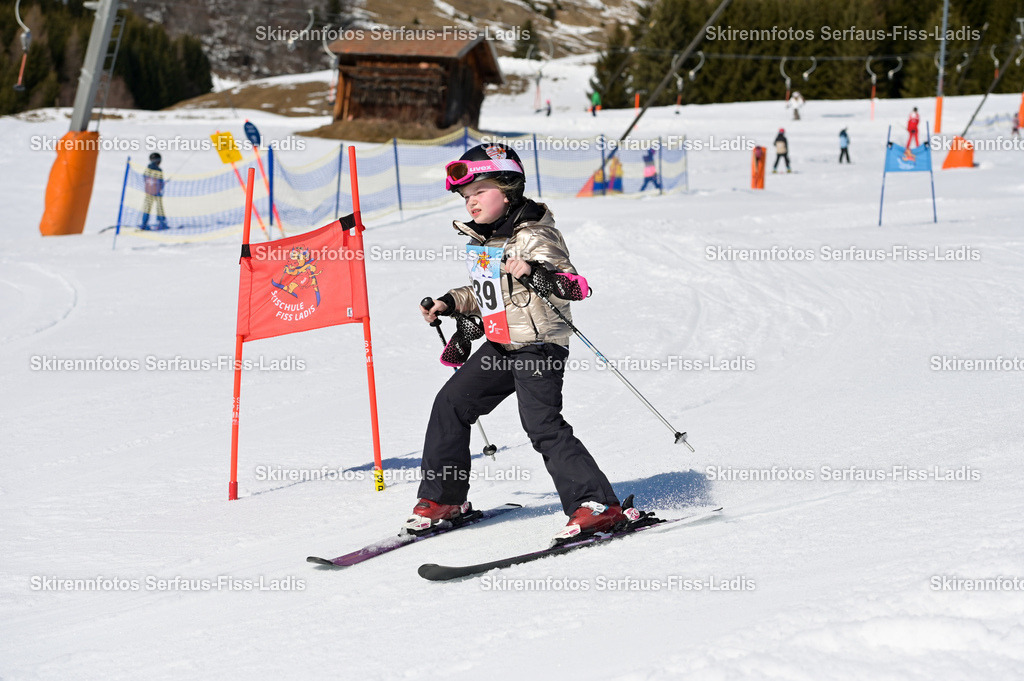 SRF_27.02.2026_741 | Skirennfotos,Serfaus,Fiss,Ladis,Kinderskirennen,Winter,Tirol,Oberland,skirace,SFL,feelfree,weil wir's genießen,ski,Ski,skifahren,Sonnenplateau, - Realisiert mit Pictrs.com