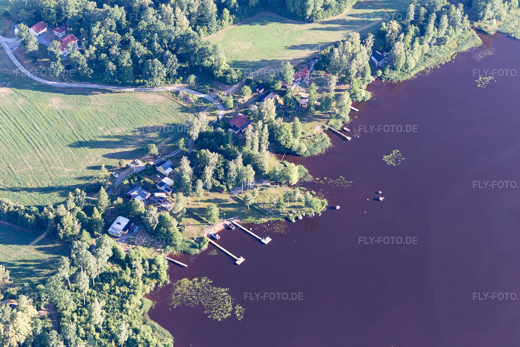Luftbild: Ortsansicht in Blädingenäs im Bundesland Kronoberg in Schweden. Foto: IMG_108103.jpg vom 28.06.2018 durch Werner Riehm/FLY-FOTO.de