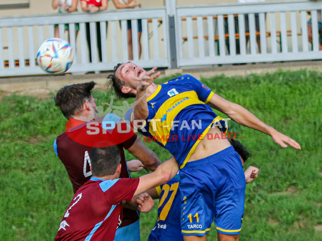 SK Maria Saal - DSG Ferlach 2-3, Unterliga Ost | Maximilian Melbinger (DSG Ferlach #11) Denis Tomic (SK Maria Saal #4) SK Maria Saal - DSG Ferlach 2-3 am 22.08.2023 in Maria Saal
(Sportplatz), Austria, (Photo by Ernst Krawagner sport-fan.at) - Realisiert mit Pictrs.com