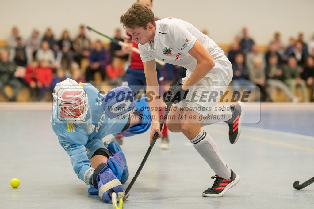 HK_20230107_102282 | 1. Bundesliga ( Halle ) Herren Düsseldorfer HC -  Crefelder HTC am 7.1.2023 Düsseldorfer HC, Düsseldorf , Zickler Anton Torwart ( Düsseldorfer HC #32 ) , Schröder Mika ( Crefelder HTC #33 )