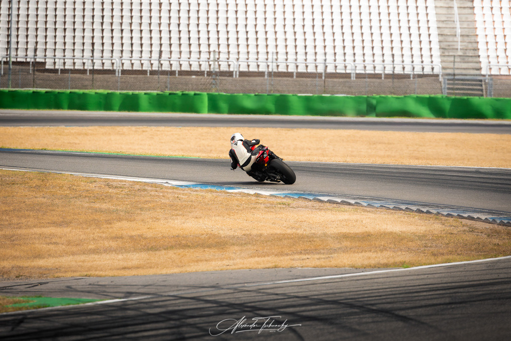 Ducati Trackday Hockenheimring 2026 | Entdecken Sie die faszinierende Welt von Alexander Tschuncky Arts: Kreative Fotografie, atemberaubende Automobilkunst und hochwertiger Bilderdruck. Lassen Sie sich inspirieren! - Realisiert mit Pictrs.com