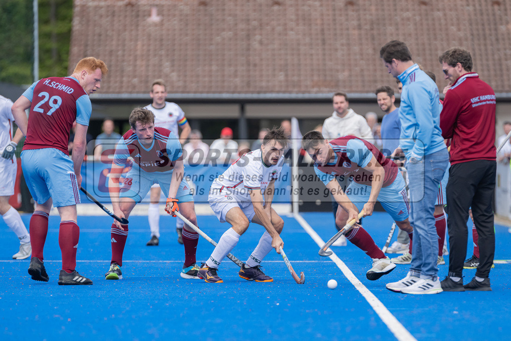 HK_20240414_100517 | 1. Bundesliga Hockey Herren Crefelder HTC - UHC Hamburg am 14.4.2024 CHTC, Krefeld , Schmid Henri ( UHC Hamburg #29 ) , Graffitti Gian Lucca ( UHC Hamburg #26 ) , Acosta Nicolas ( Crefelder HTC #25 )