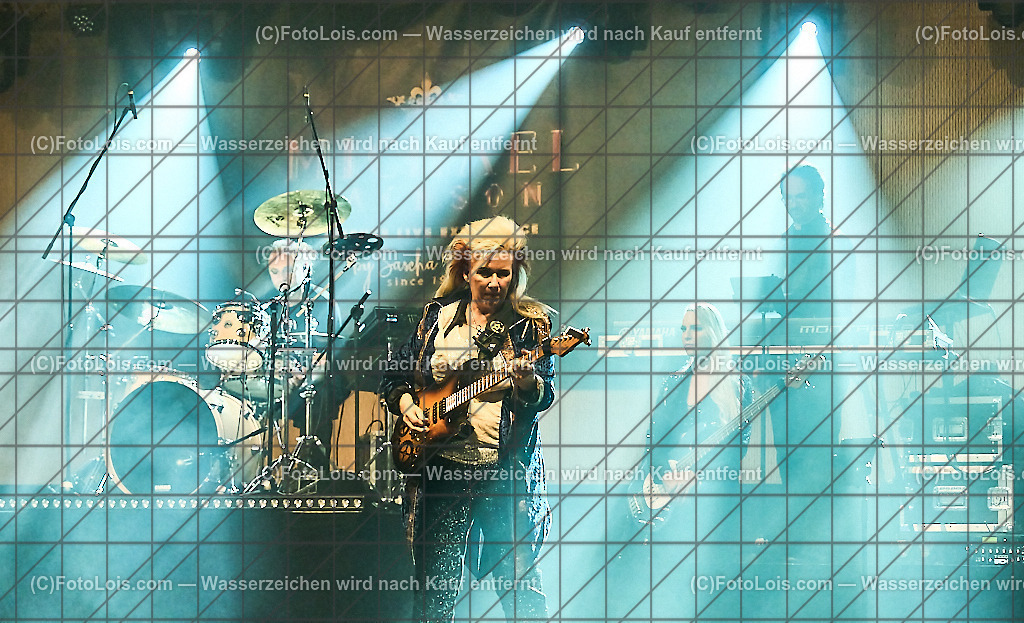 ALP7087_Tribute_Michael Jackson_Batten Jenifer | (C)FotoLois.com, Alois Spandl.  Michael Jackson Tribute-Konzert im Wieselburger NV-Forum, Mi 30. Oktober 2024.