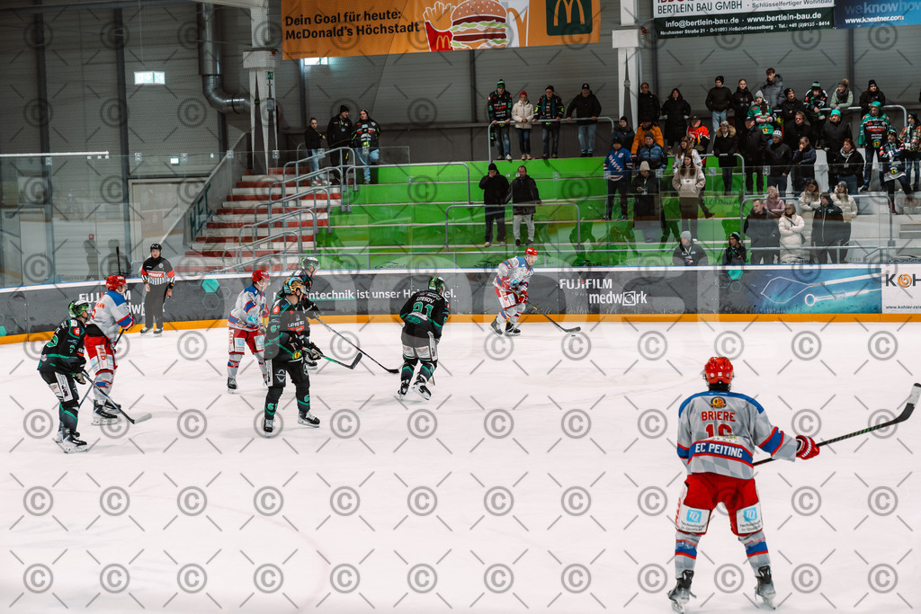 Alligators_vs_Peiting_25_11_2025-76 | Höchstadt Alligators Fotogalerie: Eishockey-Action aus Franken. Professionelle Spielfotos, Portraits & Stadionbilder zum Download. Jetzt entdecken! - Realisiert mit Pictrs.com