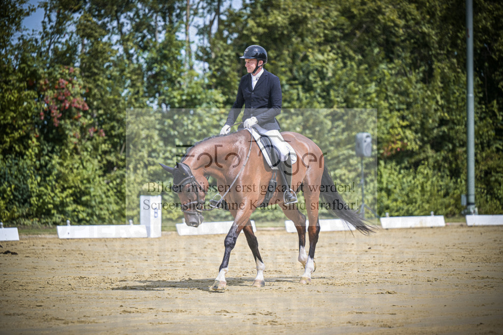 DOS_0774 | Entdecke hochwertige Reitturnierfotos von Foto Oger. Professionell, emotional und authentisch – jetzt Lieblingsmomente im Shop bestellen.Deutschlandweite Turnierfotografie. - Realisiert mit Pictrs.com