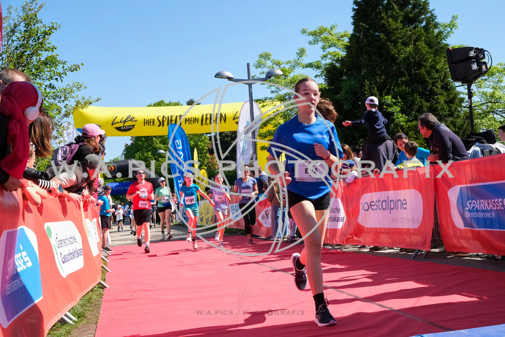 ..... | LINZ,AUSTRIA,27.April 24, Int. 3 Brückenlauf Linz  , Image shows: Photo: WAPICS / Michael ring