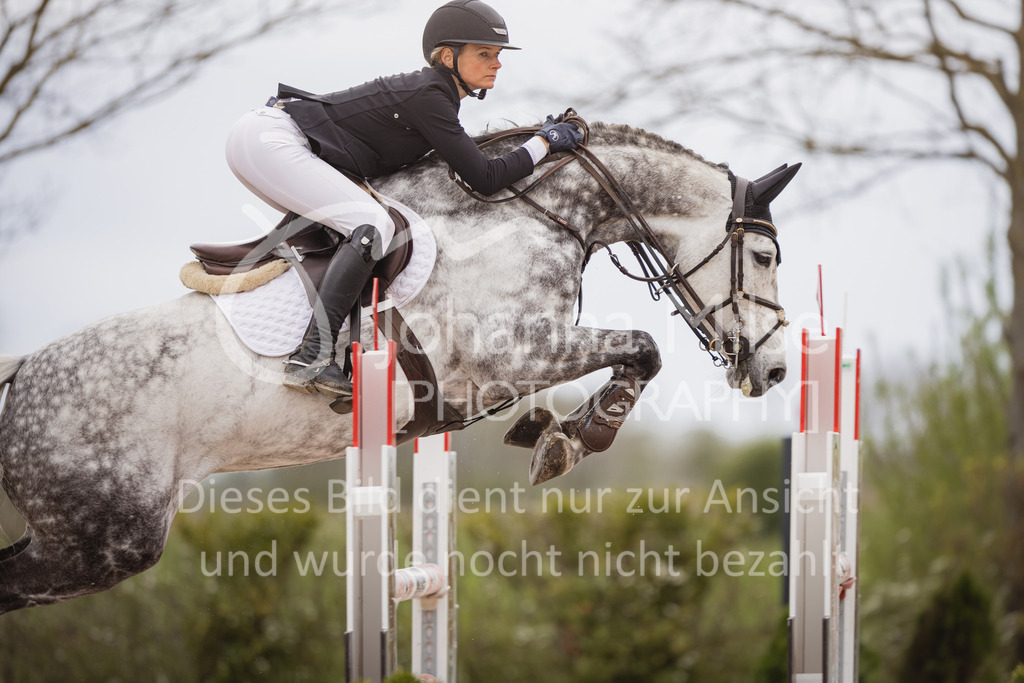 230426_HofSosath_S-Spr-401 | Deine schönsten Turniermomente als professionelle Fotos! Entdecke hochwertige Pferdesport-Fotografie im Online-Shop. Jetzt Fotos finden & bestellen!
