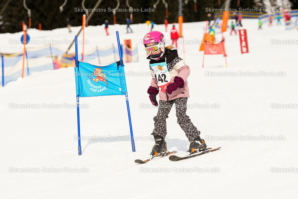 SRF_02.01.2026_0123 | Skirennfotos,Serfaus,Fiss,Ladis,Kinderskirennen,Winter,Tirol,Oberland,skirace,SFL,feelfree,weil wir's genießen,ski,Ski,skifahren,Sonnenplateau, - Realisiert mit Pictrs.com