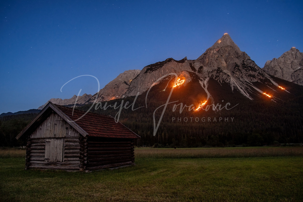 Bergfeuer | Sonnwend Bergfeuer in der Tiroler Zugspitz Arena