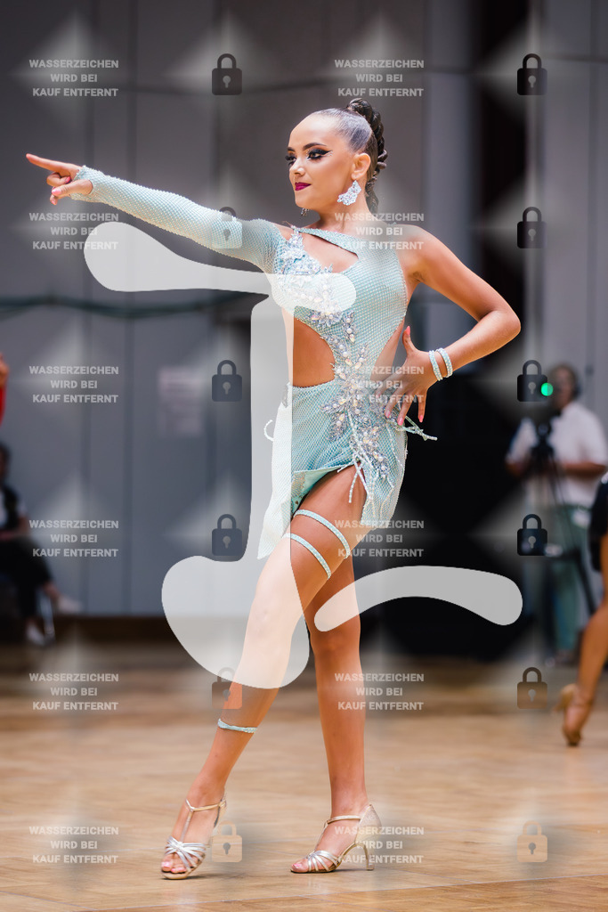 GOC 2025 - WDSF Solo Junior II Latin Female - 2025-08-21-7891 | Webshop for digital downloads and prints of dance sport, event & show photographer Julian Link - Realisiert mit Pictrs.com