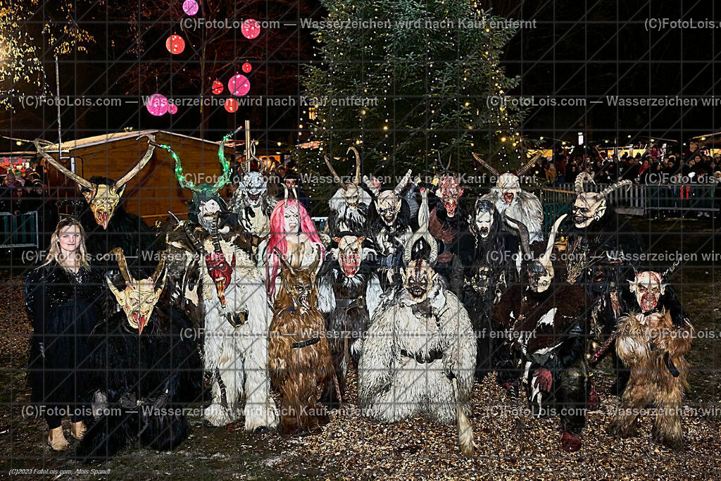 ALP5379_WIESELBURGER ADVENT_Perchtenlauf | (C)FotoLois.com, Alois Spandl, WIESELBURGER ADVENT, Perchtenlauf, So 10. Dez. 2023.