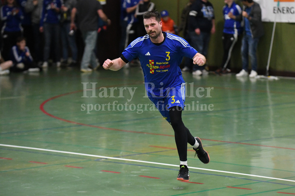 SSG Metten : SpVgg Altenerding | Jan Matousik (SSG Metten #3)  jubelt mehrfach - Realisiert mit Pictrs.com