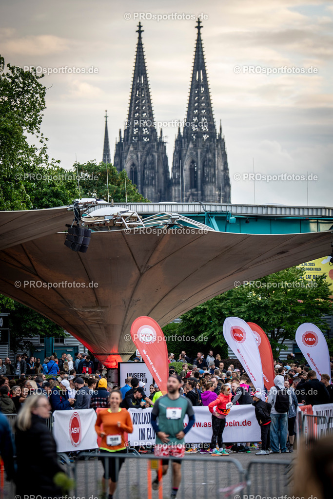 22. ASV Nachtlauf; Koeln, 28.05.25 | Impressionen vom 22. ASV Nachtlauf am 28.05.25 am Tanzbrunnen in Koeln. Foto: BEAUTIFUL SPORTS/Axel Kohring