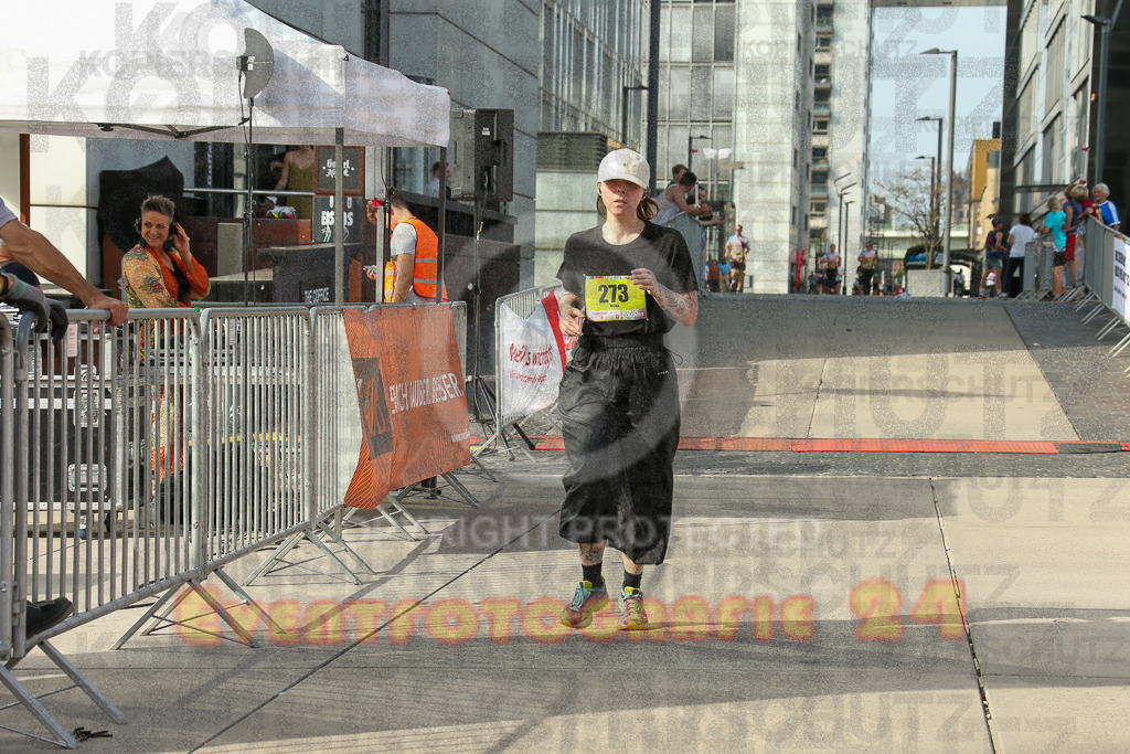 250920_1542_EX1_0504 | Sportfotografie im Rhein-Sieg Kreis, Köln, Bonn, NRW, Rheinland Pfalz, Hessen, etc. Unser Tätigkeitsfeld umfasst den Laufsport vom Volkslauf über den Marathon, Duathlon, Triathon bis zum Ultralauf wie Kölnpfad Ultra oder Schindertrail.