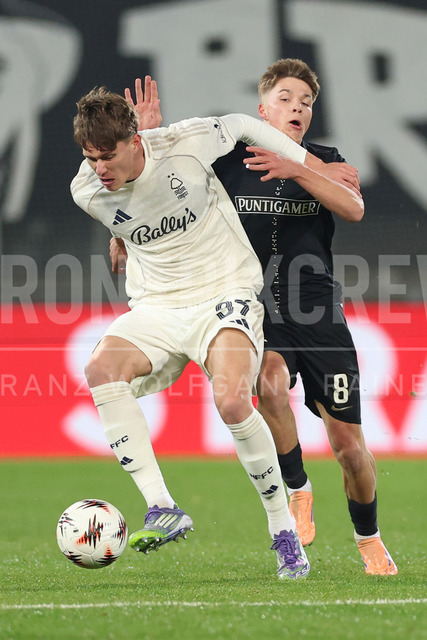 UEFA Europa League 2025/26: SK Sturm Graz vs SK Brann | Graz, Austria, 29.JAN.26 - SOCCER - UEFA Europa League, SK Sturm Graz vs SK Brann Bergen. The image shows Nicolo Savona (Nottingham) and Filip Jan Rozga (STU).