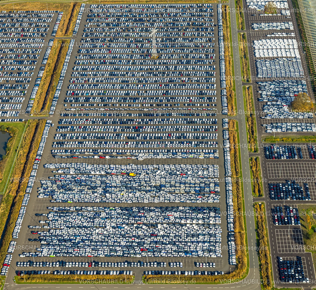Emden251104749-2 | Luftbild, PKW Logistik, Volkswagenwerk PKW Parkplatz, Formen und Farben, Larrelt, Emden, Norddeutschland, Ostfriesland, Niedersachsen, Deutschland