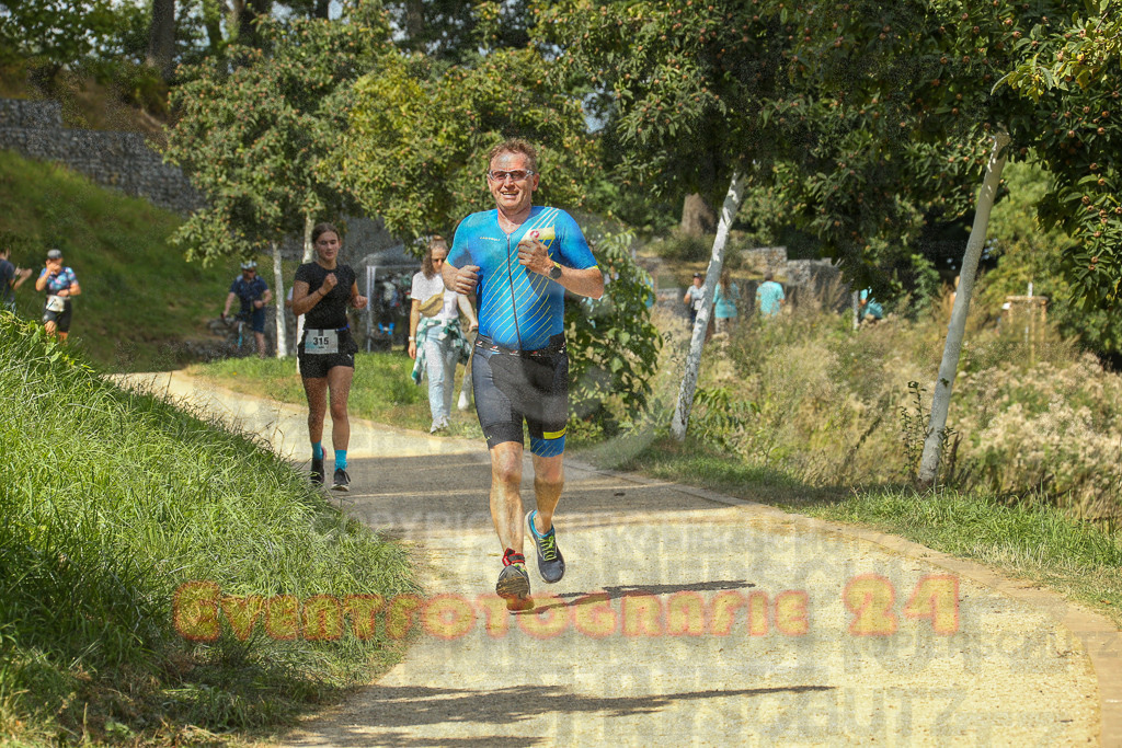 250824_1331_EX1_2695 | Sportfotografie im Rhein-Sieg Kreis, Köln, Bonn, NRW, Rheinland Pfalz, Hessen, etc. Unser Tätigkeitsfeld umfasst den Laufsport vom Volkslauf über den Marathon, Duathlon, Triathon bis zum Ultralauf wie Kölnpfad Ultra oder Schindertrail.
