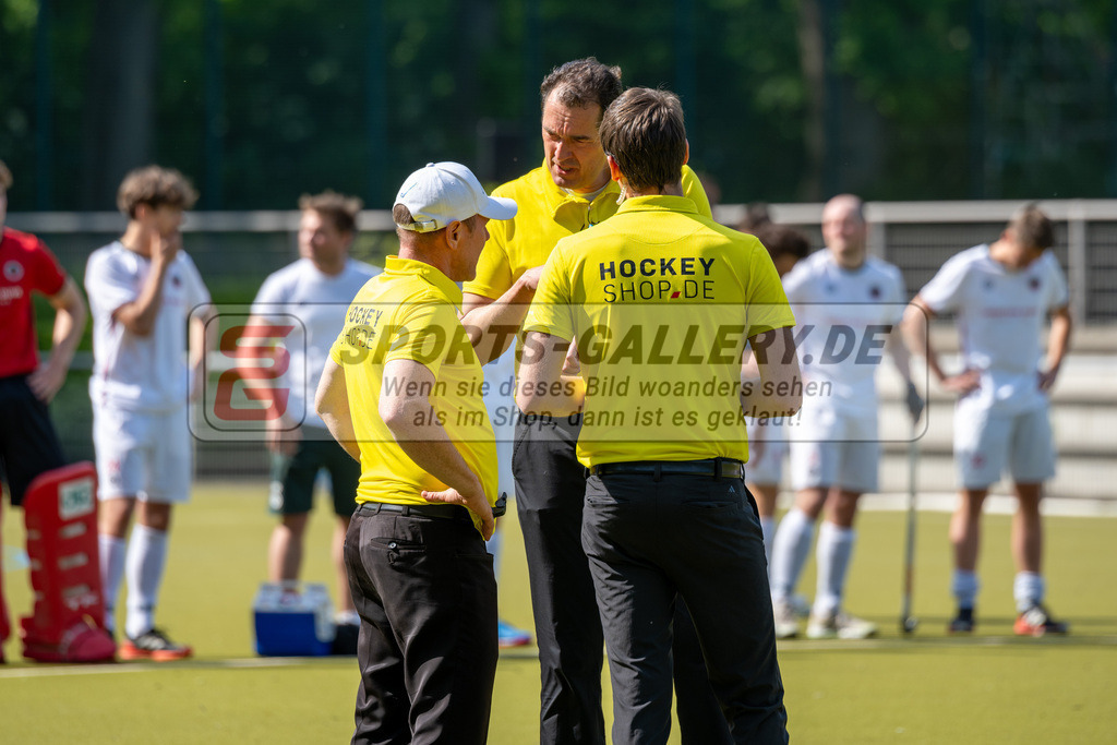 SFE_20240511_0164 | Köln, Deutschland, 11.05.2024:  in Aktion waehrend des Spiels der Feldhockey 1. Bundesliga Herren zwischen VF 2/2 Crefelder HTC - Rot Weiss Köln im KTHC Stadion Rot-Weiss Köln Tennis and Hockey Club am 11.05.2024 in Köln, Deutschland. (Foto von Stephan Fehrmann)

Köln, Germany, 11.05.2024:  in action during the game of Feldhockey 1. Bundesliga Herren between VF 2/2 Crefelder HTC - Rot Weiss Köln in KTHC Stadion Rot-Weiss Köln Tennis and Hockey Club at 11.05.2024 in Köln, Deutschland. (Foto from Stephan Fehrmann)