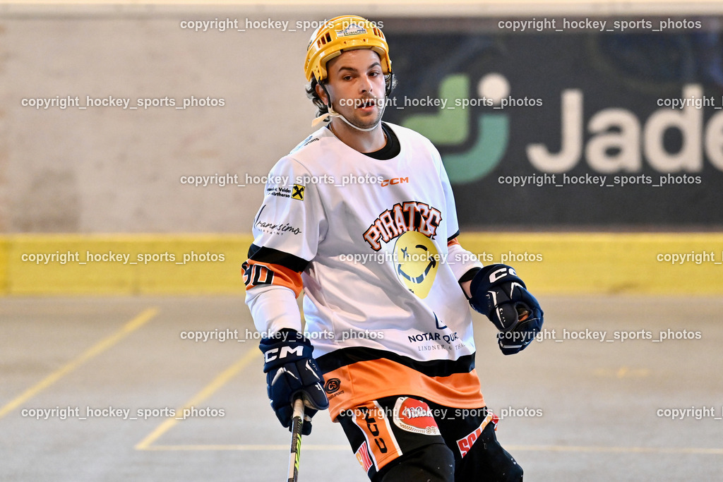 Team Zehenthof vs. ASKÖ Hockey Villach | #90 Klemenz Florian, Team Zehenthof vs. ASKÖ Hockey Villach, Team Zehenthof vs. ASKÖ Hockey Villach am 01.06.2025 in Velden (Eishalle Velden ), Austria, (Photo by Bernd Stefan)