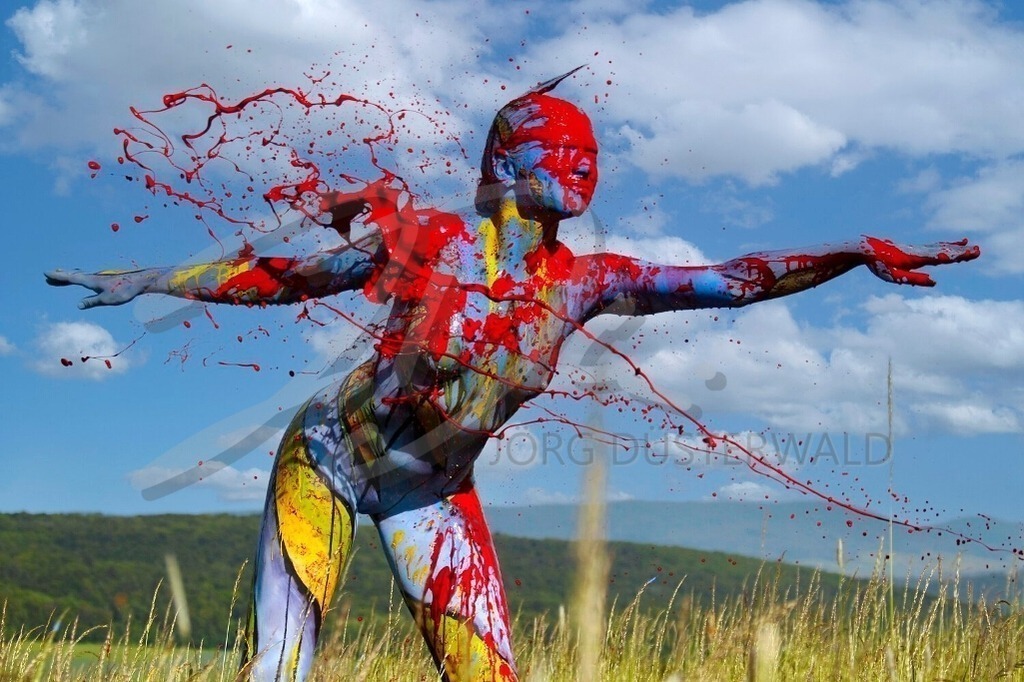 BodyArt-WIESENSPLASH_8245 | #007 | Modell: Christina | Foto: Tschiponnique Skupin - Realisiert mit Pictrs.com
