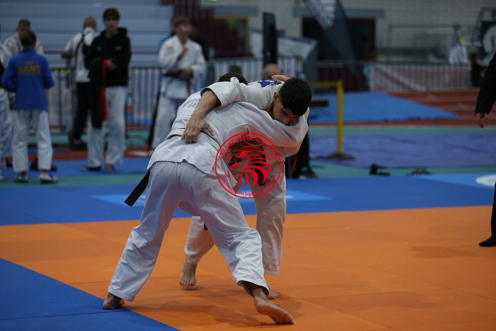 AT3Y1215 | Fotos vom Adler Cup - Pictures from Adler Cup

Hier findet Ihr alle Eindrücke und großen Momente der Adler Cup Wochenenden. Here you will find all impressions and great moments of the Adler Cup weekends. - Realisiert mit Pictrs.com